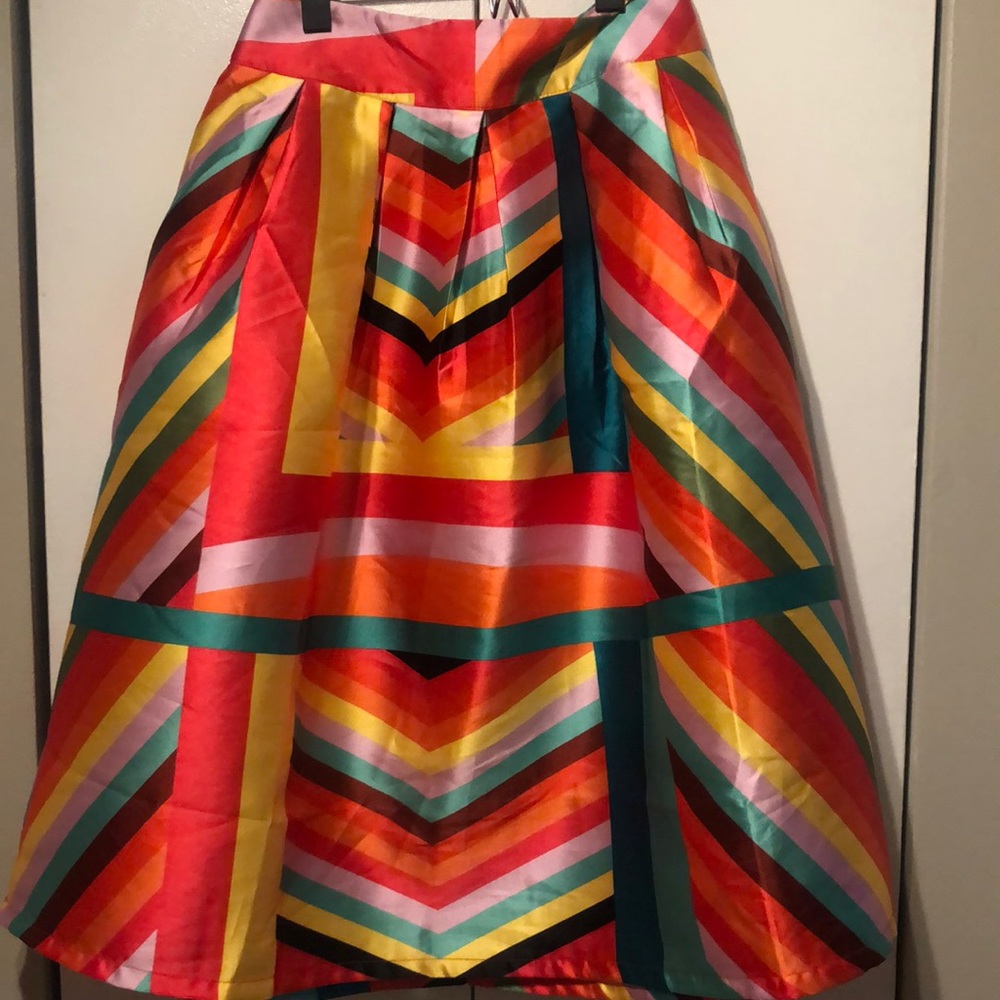 High waisted colorful skirt